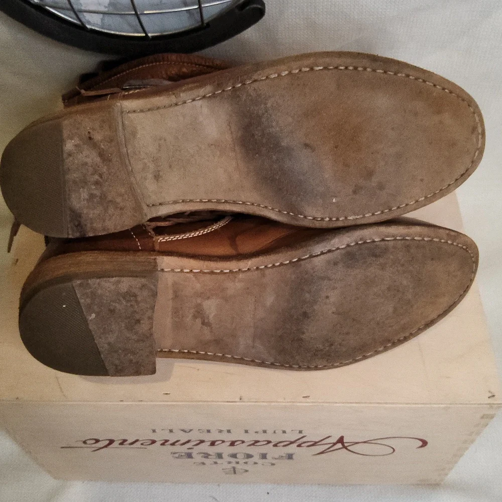 Blackstone brandy luggage leather pull on booties made in Indonesia 39 8 8.5 - Picture 6 of 6